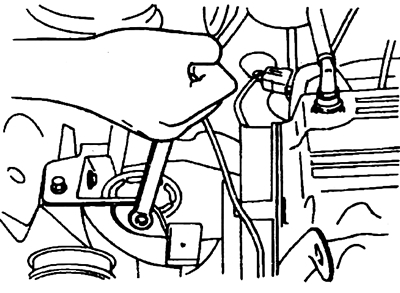 35. Опустите двигатель на трехстержневую опору.
