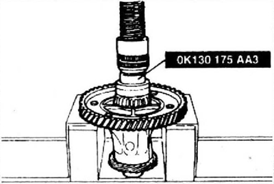 2. При помощи пресса и специального приспособления установите внутреннее кольцо полуосевого…