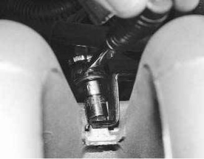 28. ...отведите его в сторону.