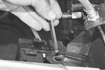 22. ...и болт заднего крепления коробки передач к блоку цилиндров.