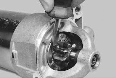 Перед разборкой стартера убедитесь в его неисправности путем следующих простых проверок.