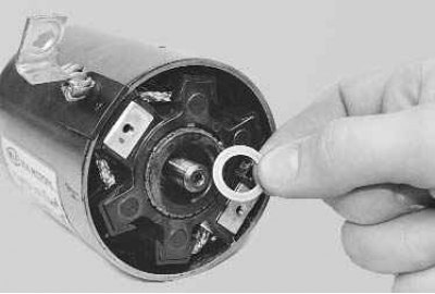 11. ...снимите крышку со стороны коллектора...