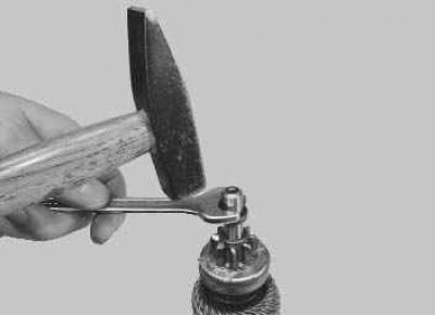 14. ...и извлеките якорь из статора.