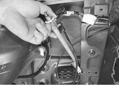 8. ...и кронштейна антенны.