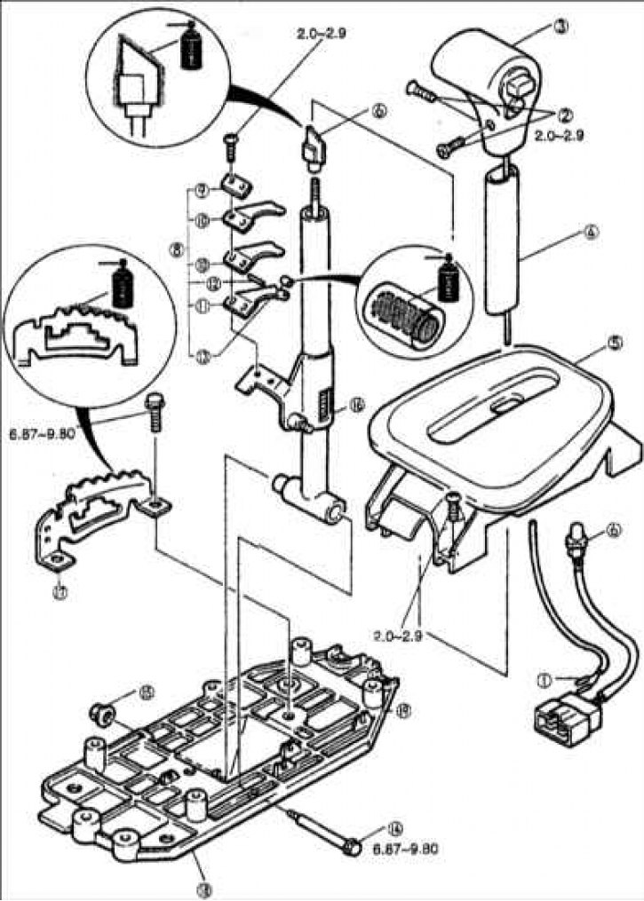 1 – разъем; 2 – винты; 3 – головка рычага селектора; 4 – кожух; 5 – индикаторная панель; 6 – лампа…