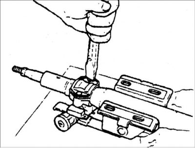 При необходимости снимите замок рулевой колонки, предварительно прорезав ножовкой по металлу пазы в…
