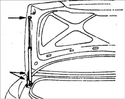 2. Выверните болты крепления крышки багажника и затем снимите крышку багажника.