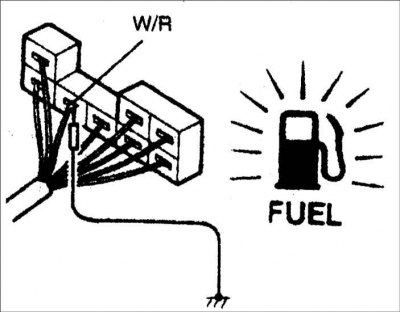 3. Включите двигатель и убедитесь, что контрольная лампа горит.
