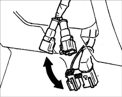 3. Отключите разъем со спиральной пружиной.