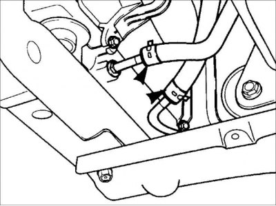 3. Подсоедините нижний шланг радиатора и закрепите его хомутом.