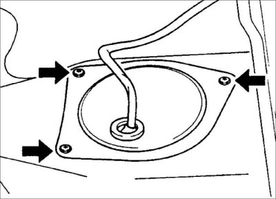 4. Отсоедините разъемы от блока подачи топлива.