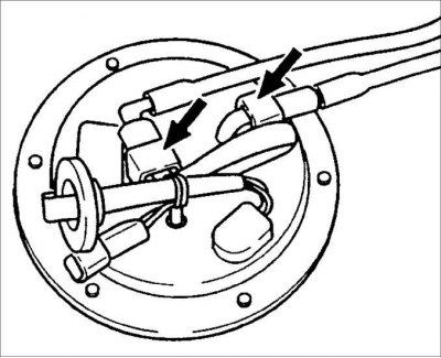 5. Выверните три винта крепления крышки.