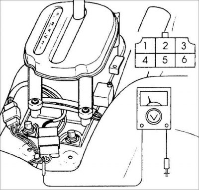 В+: Напряжение аккумуляторной батареи