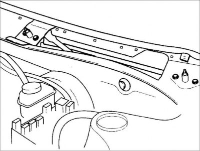 5. Выверните четыре гайки крепления осей шарниров тяг.