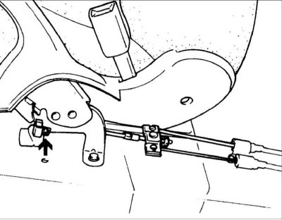 3. Снимите рычаг стояночного тормоза.