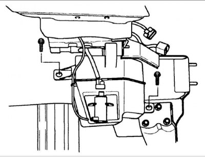 2. Очистите от грязи разъем и болт крепления и, потянув вниз, снимите грязезащитный щиток.