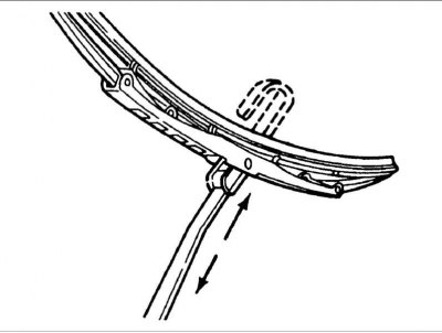 3. Перамясціце шчотку ўніз па рычагу да выхаду шчоткі з крука рычага.