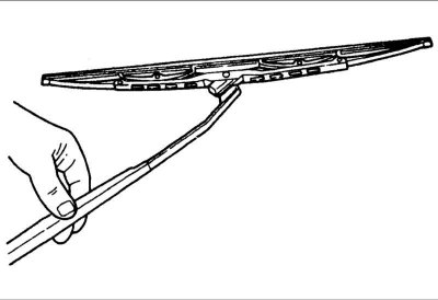 3. Націсніце на шчотку да зашчоўквання фіксатара.