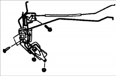 Через отверстие во внутренней панели двери снимите стеклоподъемник.