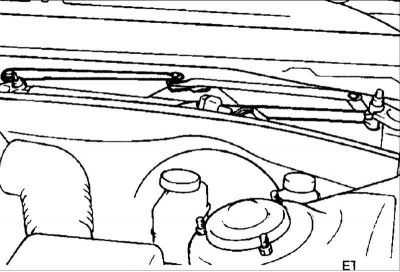 2. Откройте капот.