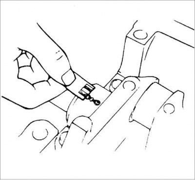 Внимание! Не проворачивайте коленчатый вал двигателя при измерении зазора коренных подшипников…