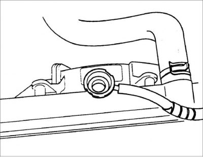 3. Промойте систему охлаждения потоком чистой воды и слейте воду из системы охлаждения.