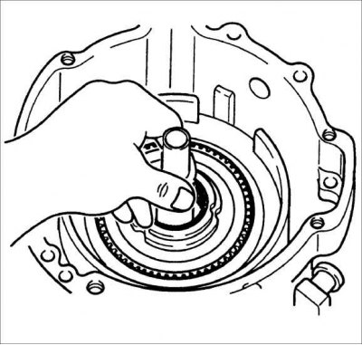 усталюеце вал турбіны і блок счаплення 3-4 у картэр скрынкі перадач як зборку.