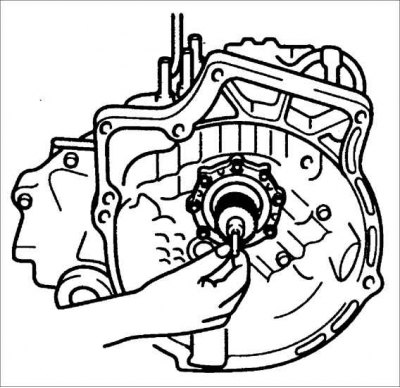 45. Усталюеце вал алейнай помпы.
