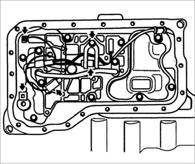 7. Выверните 19 болтов и снимите масляный поддон и прокладку.