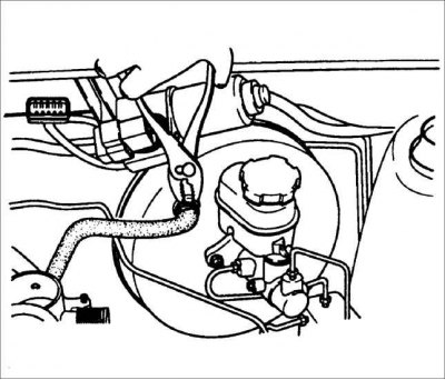 3. Снимите главный тормозной цилиндр.