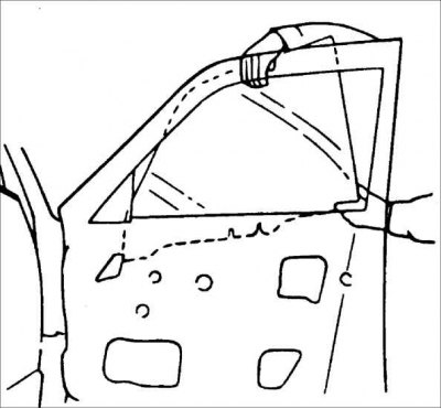 9. Снимите заднее стекло двери.