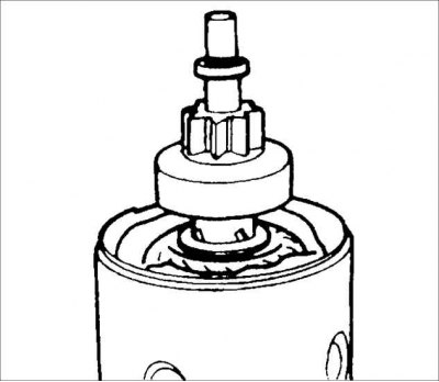 5. Установите стопорное кольцо в канавку вала ротора.