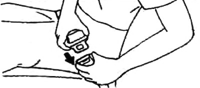 Заўвага: калі рамень заблакаваны і не выходзіць са шпулькі, моцна пацягніце за рамень, пасля чаго…