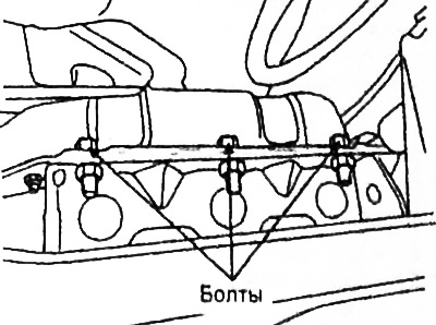 11. Отверните болты крепления топливного бака.