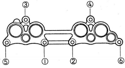 Примечание. При установке затягивание болтов крепления трубопровода должно производиться строго в…