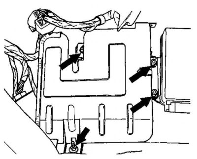 5. Выверните гайки крепежных хомутов.