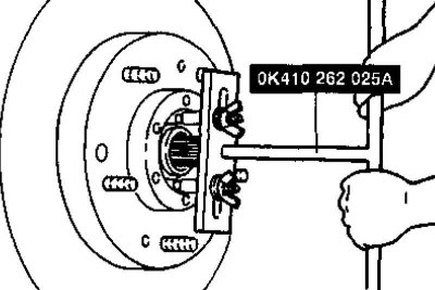 11. Смажьте уплотнительные кромки сальника и подшипниковые поверхности и установите ступичную…