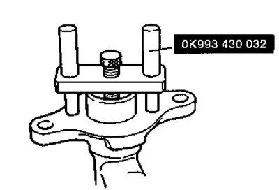 1. Перед установкой сборки ГТЦ на автомобиль следует произвести регулировку длины штока толкателя.