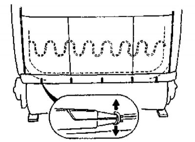 3. На водительском сиденье выверните крепежный винт и снимите рычаг регулировки конфигурации…